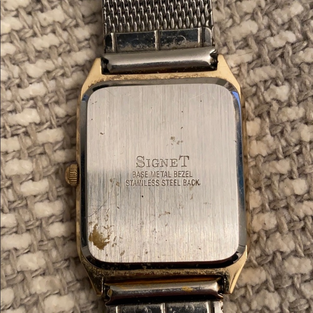 Signet Quartz Watch - Picture 5 of 5